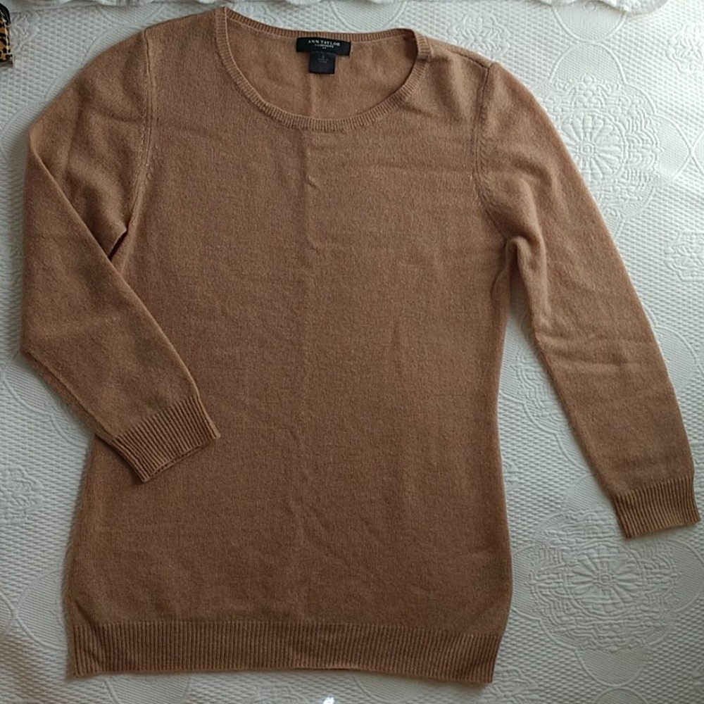 Ann Taylor camel cashmere sweater small